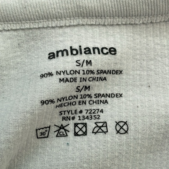 crop top - Picture 3 of 3